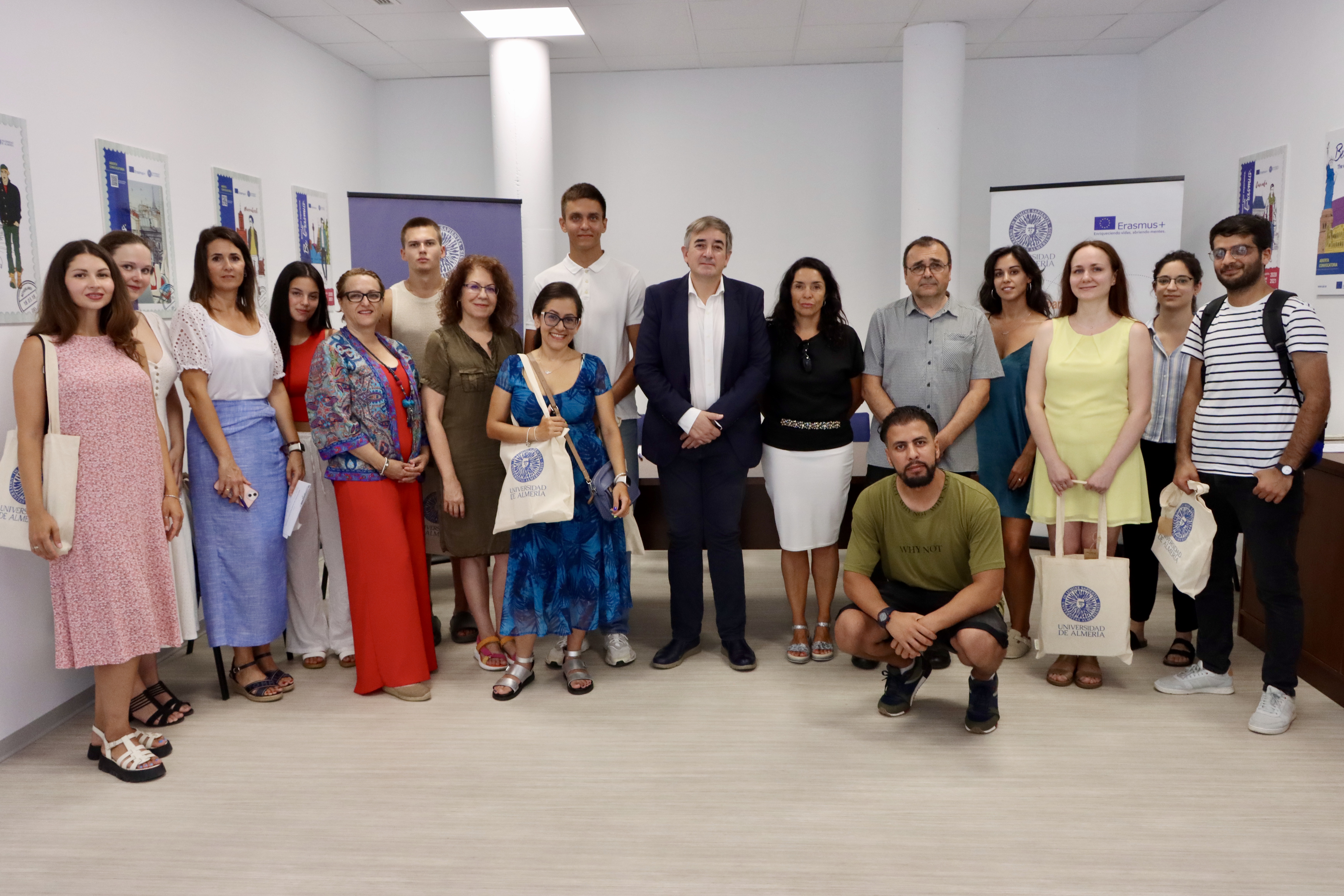 Acto firma refugiados 2024-25.jpeg