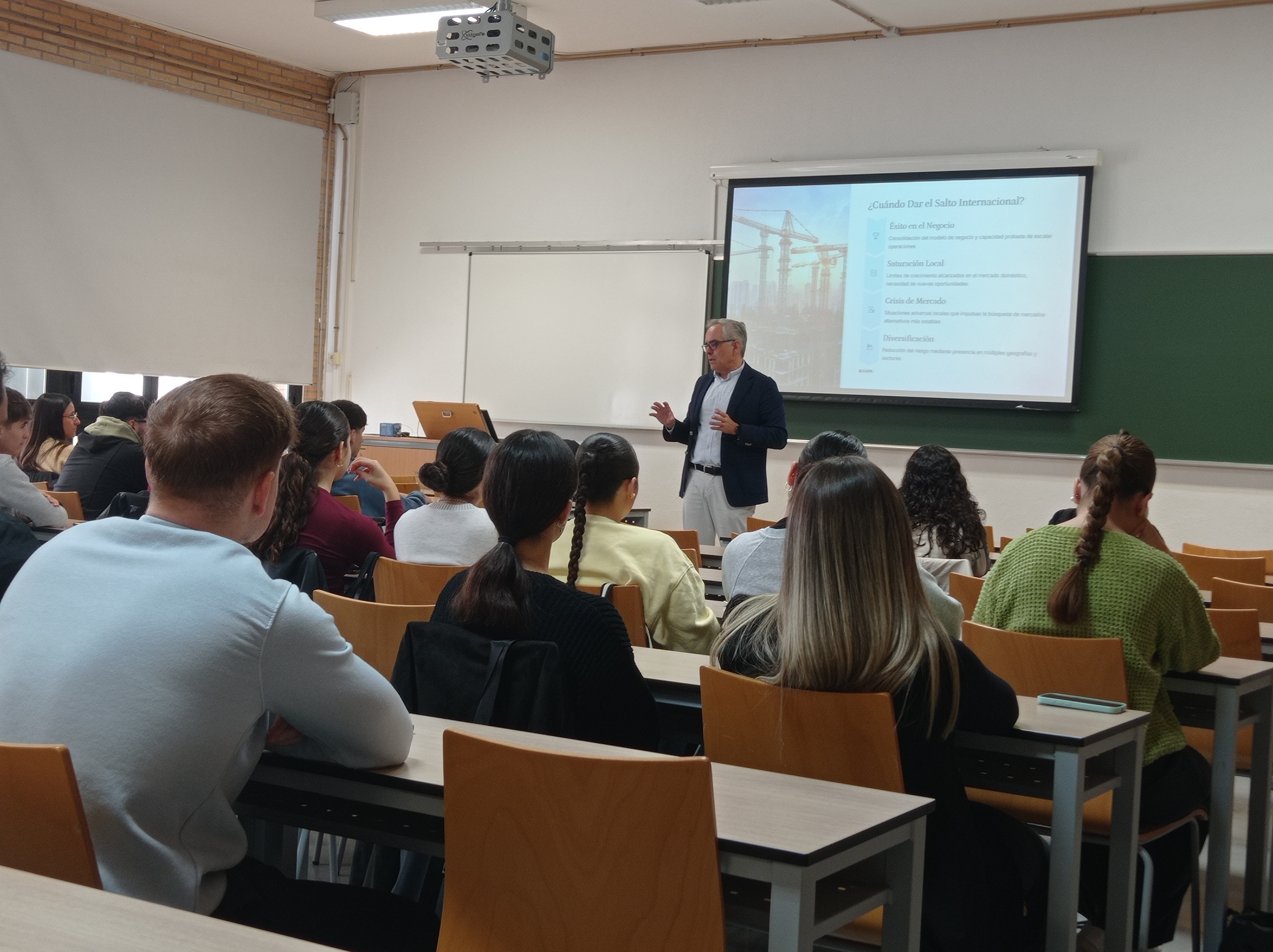 CharlaAula-Daniel Rueda-2025.12.11-1.jpg