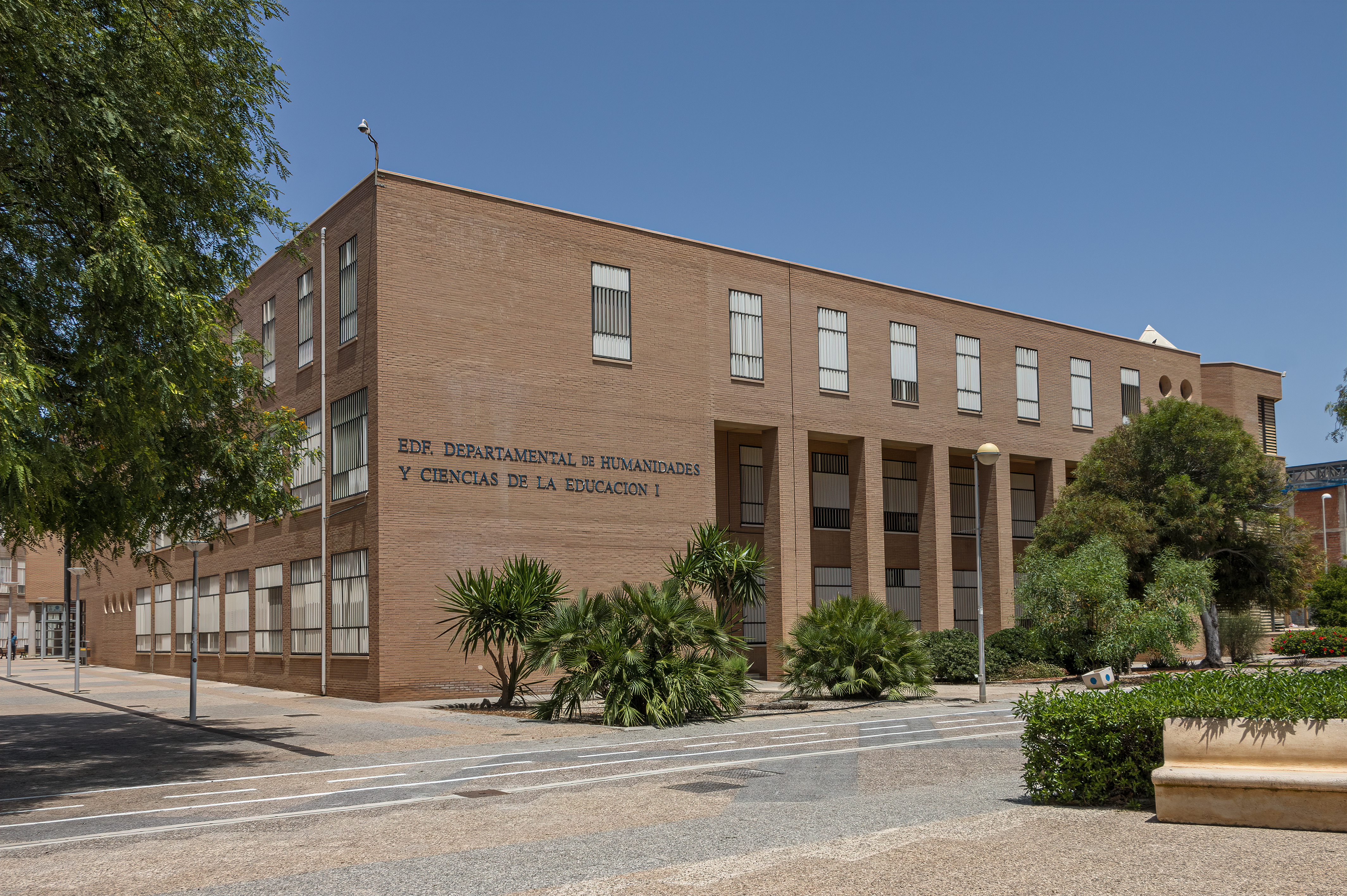 Edificio Departamental de Humanidades y Ciencias de la Educación I