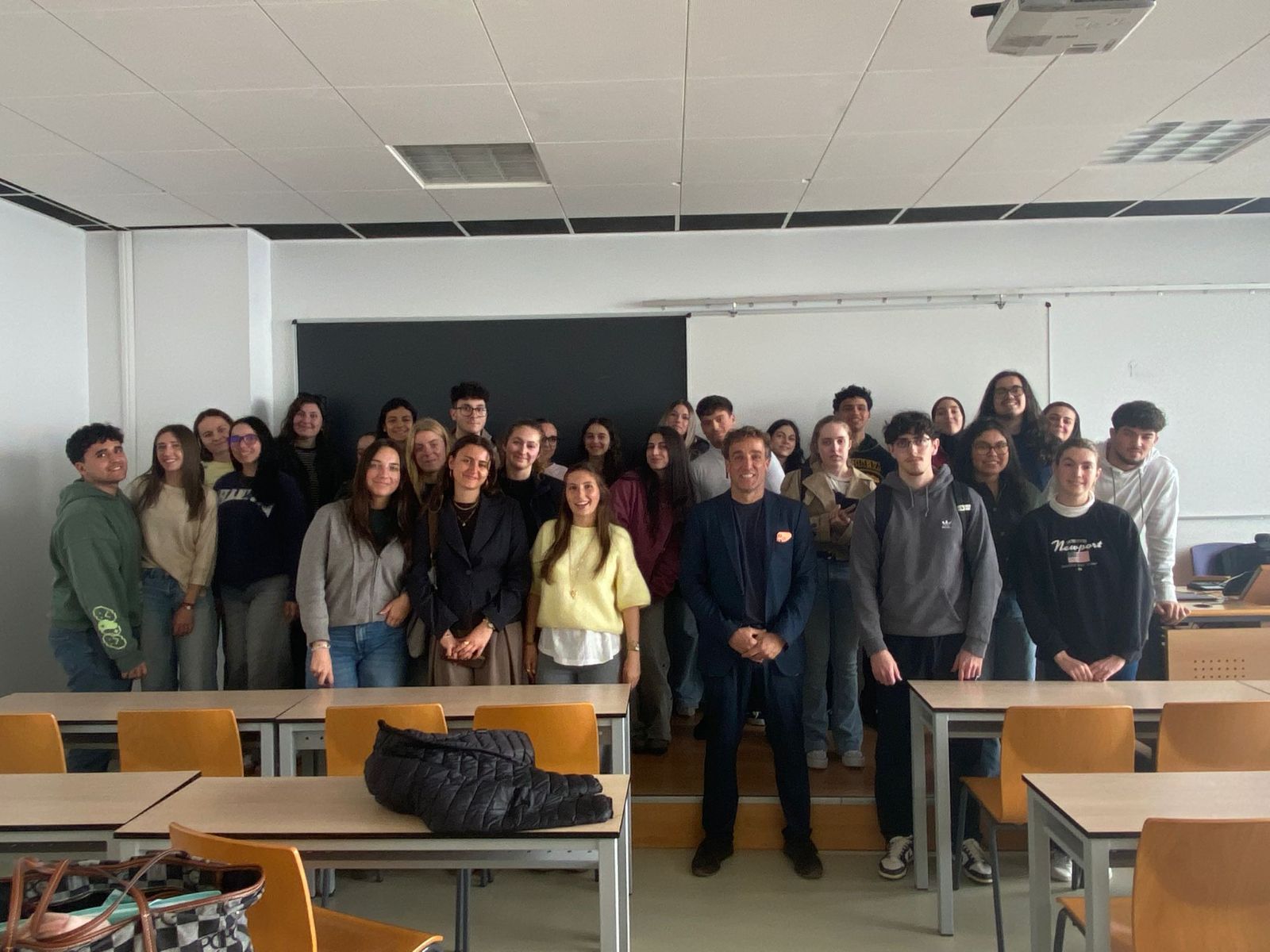 Charla Sergio Viñolo.jpg